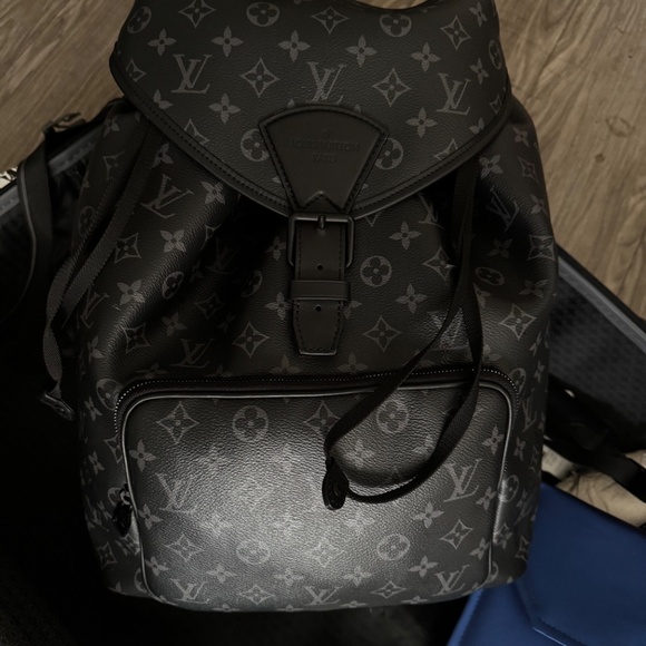 Louis Vuitton Montsouris  Backpack - Picture 4 of 5